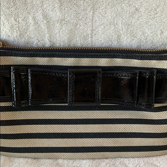 Kate Spade Alice Court Celina Black Cream Stripe Patent Leather Crossbody Bag - Picture 2 of 9